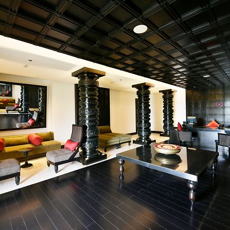 Crowne Plaza Kochi By Ihg Hotel Exterior photo The lobby of the Taj Bengal