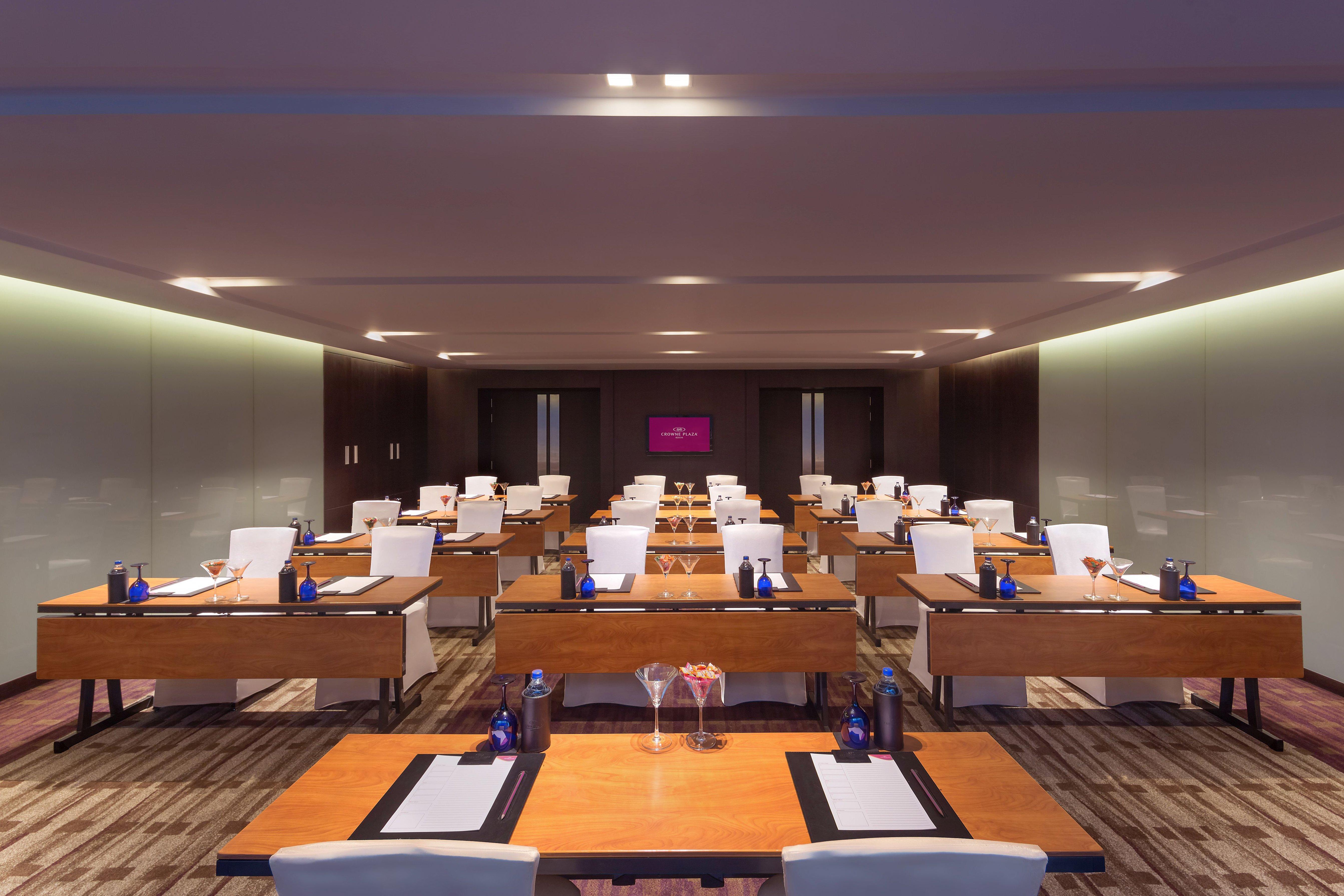 Crowne Plaza Kochi By Ihg Hotel Exterior photo Meeting room