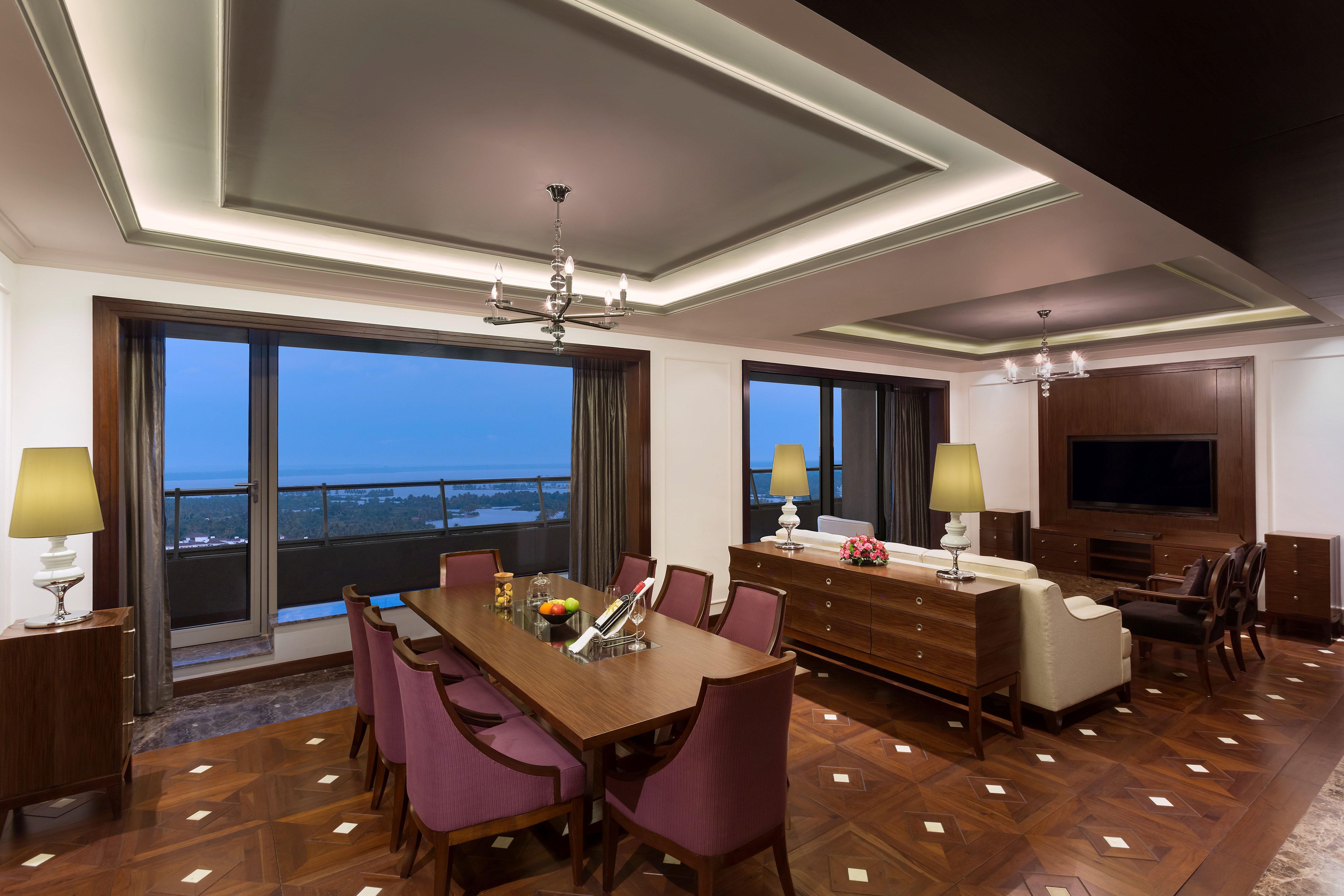 Crowne Plaza Kochi By Ihg Hotel Exterior photo A suite at the Taj Mahal Palace