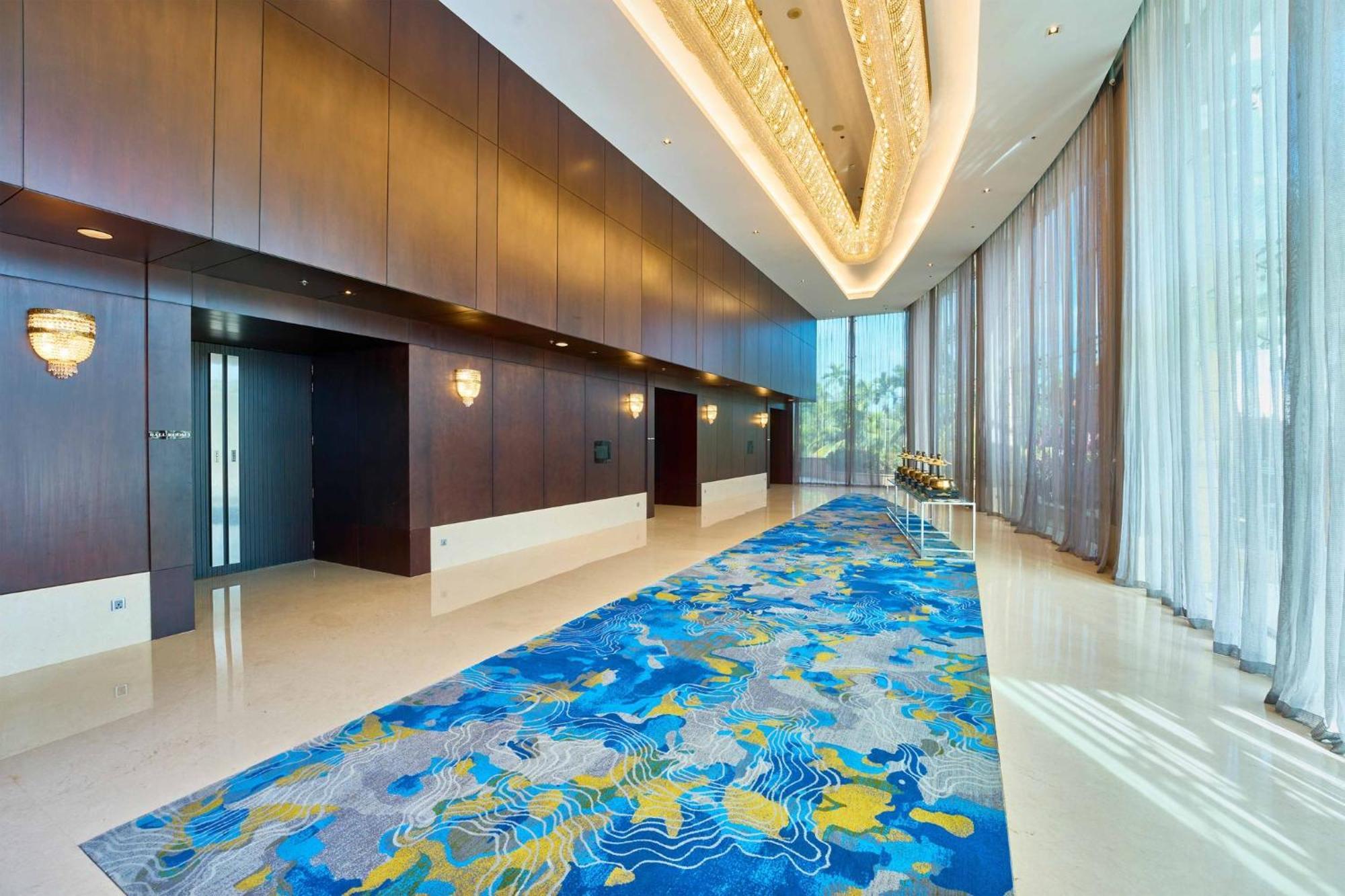 Crowne Plaza Kochi By Ihg Hotel Exterior photo Interior of the hotel