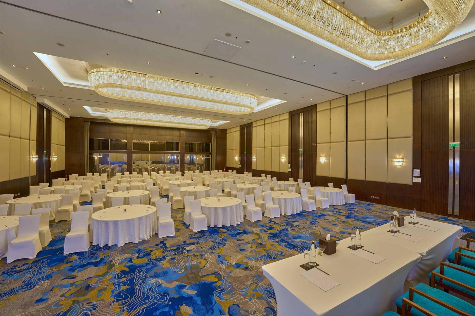 Crowne Plaza Kochi By Ihg Hotel Exterior photo The Grand Ballroom